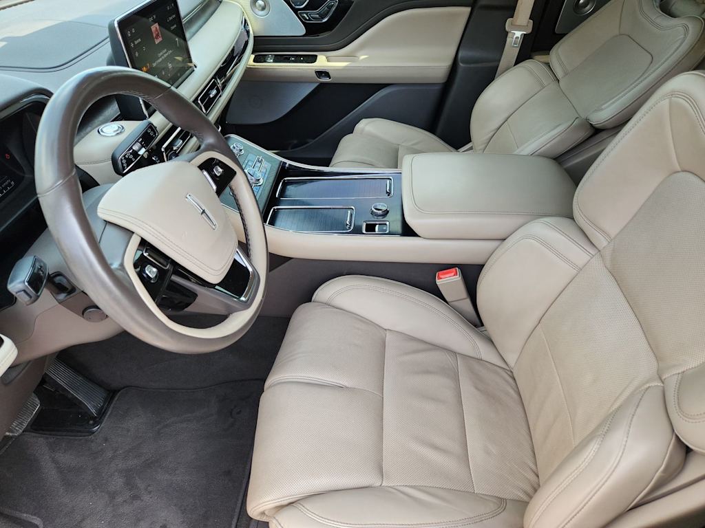 Thumbnail: 2020 Lincoln Aviator - 10