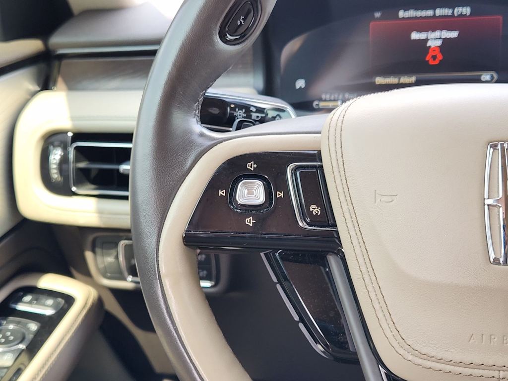 Thumbnail: 2020 Lincoln Aviator - 30