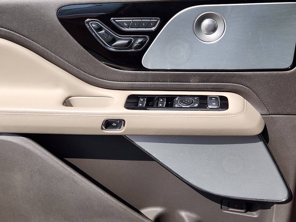 Thumbnail: 2020 Lincoln Aviator - 5