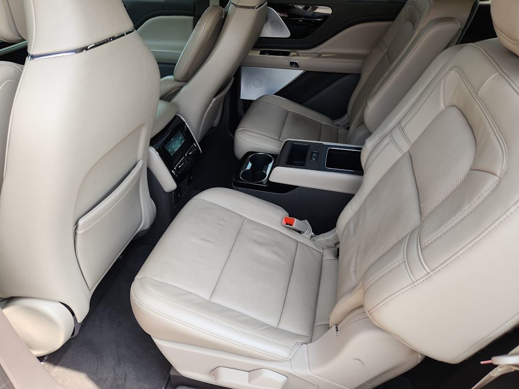 Thumbnail: 2020 Lincoln Aviator - 11