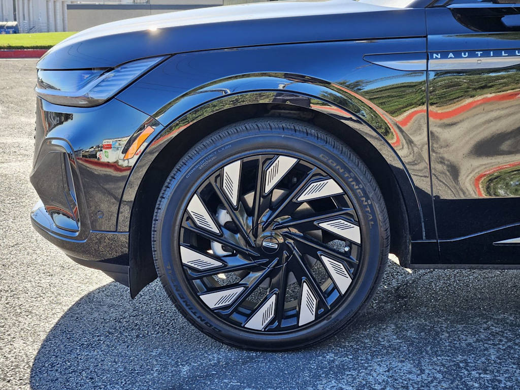 Thumbnail: 2024 Lincoln Nautilus - 6