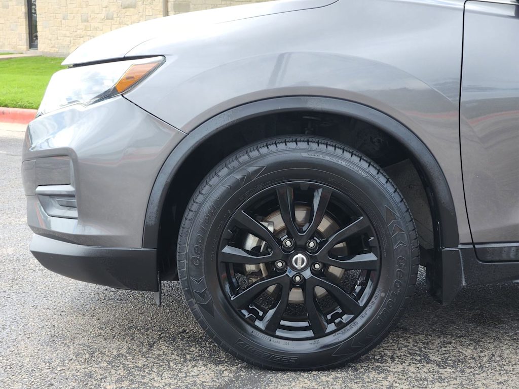 Thumbnail: 2017 Nissan Rogue - 5