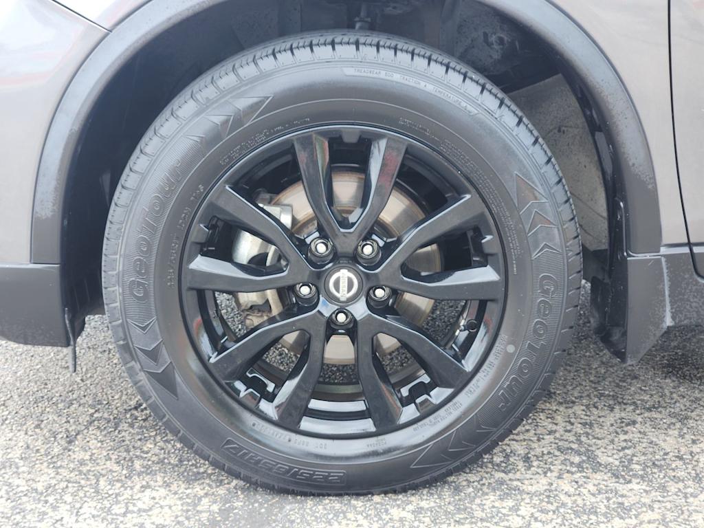 Thumbnail: 2017 Nissan Rogue - 20