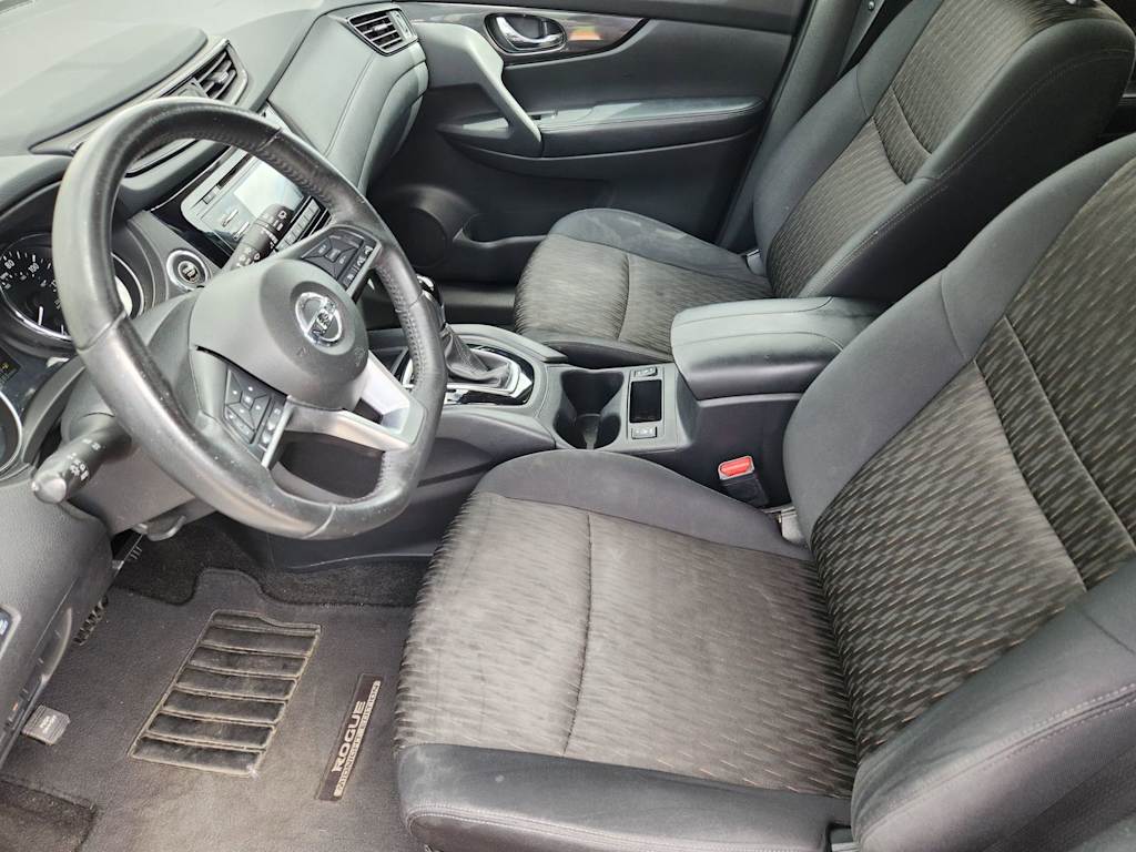 Thumbnail: 2017 Nissan Rogue - 9