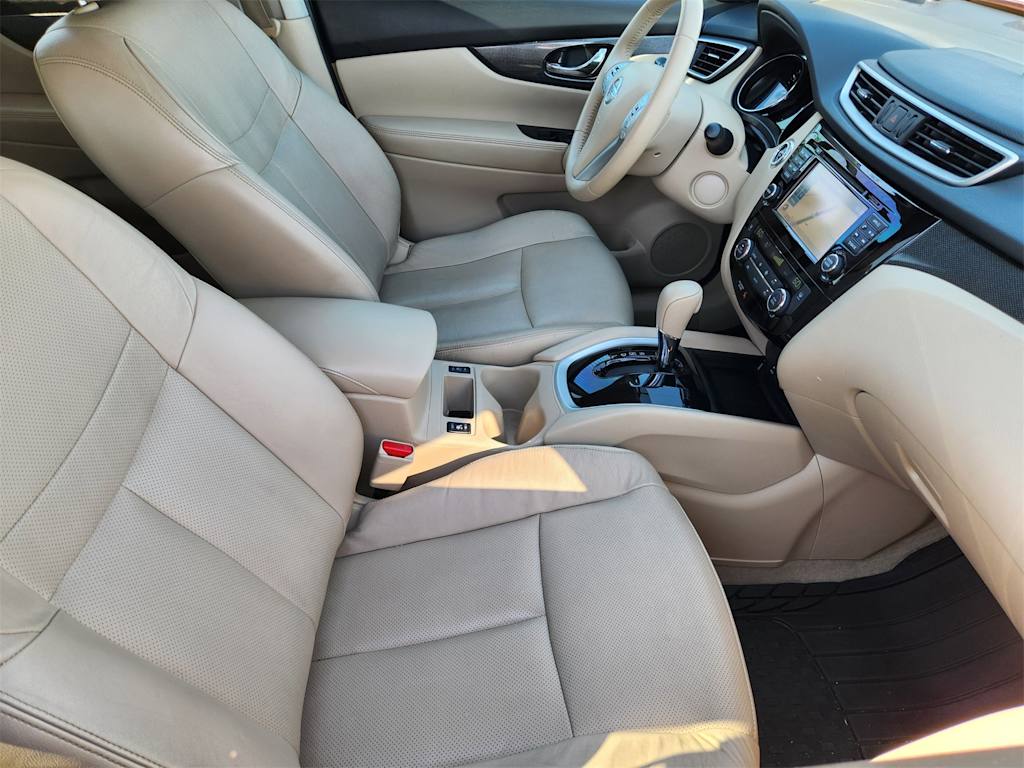 Thumbnail: 2015 Nissan Rogue - 9