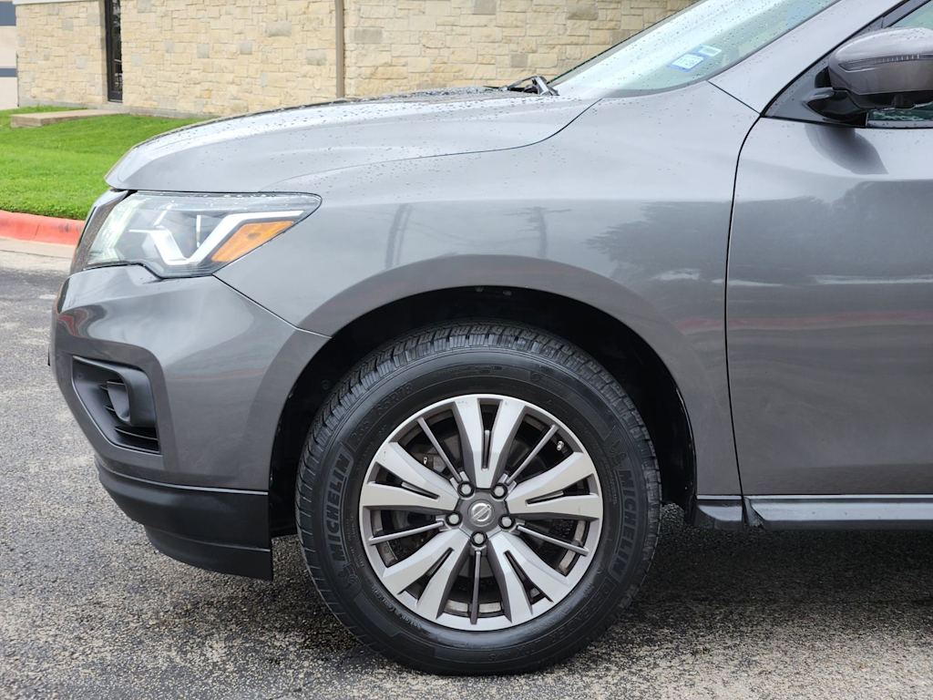 Thumbnail: 2017 Nissan Pathfinder - 5
