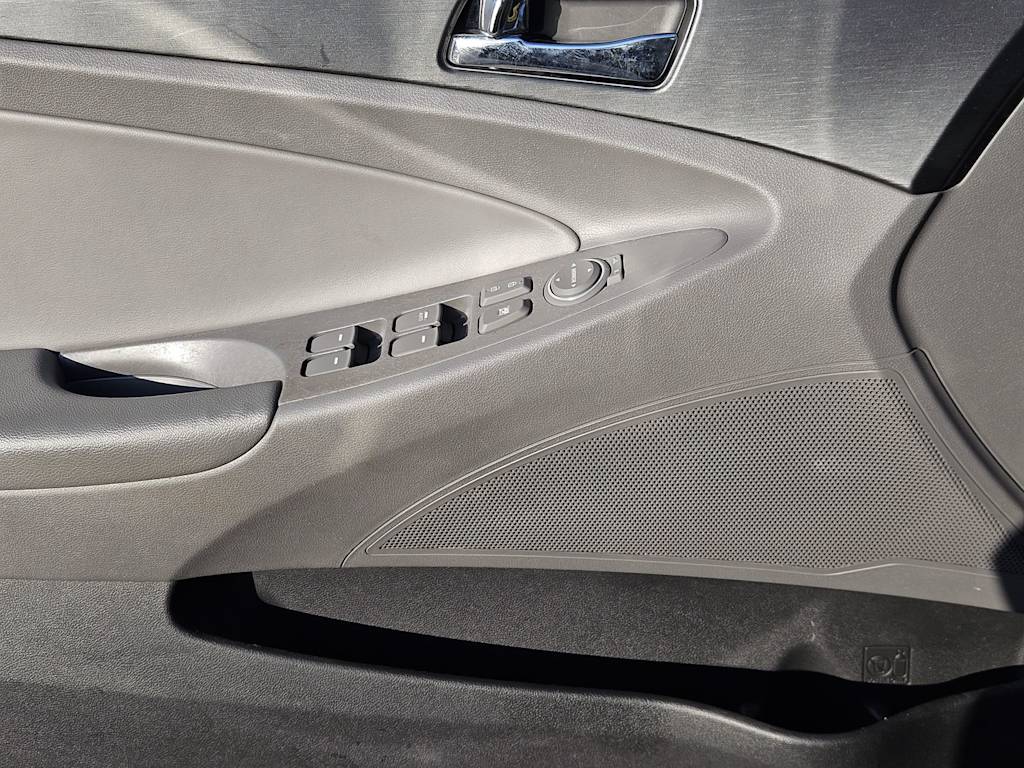 Thumbnail: 2014 Hyundai Sonata - 27