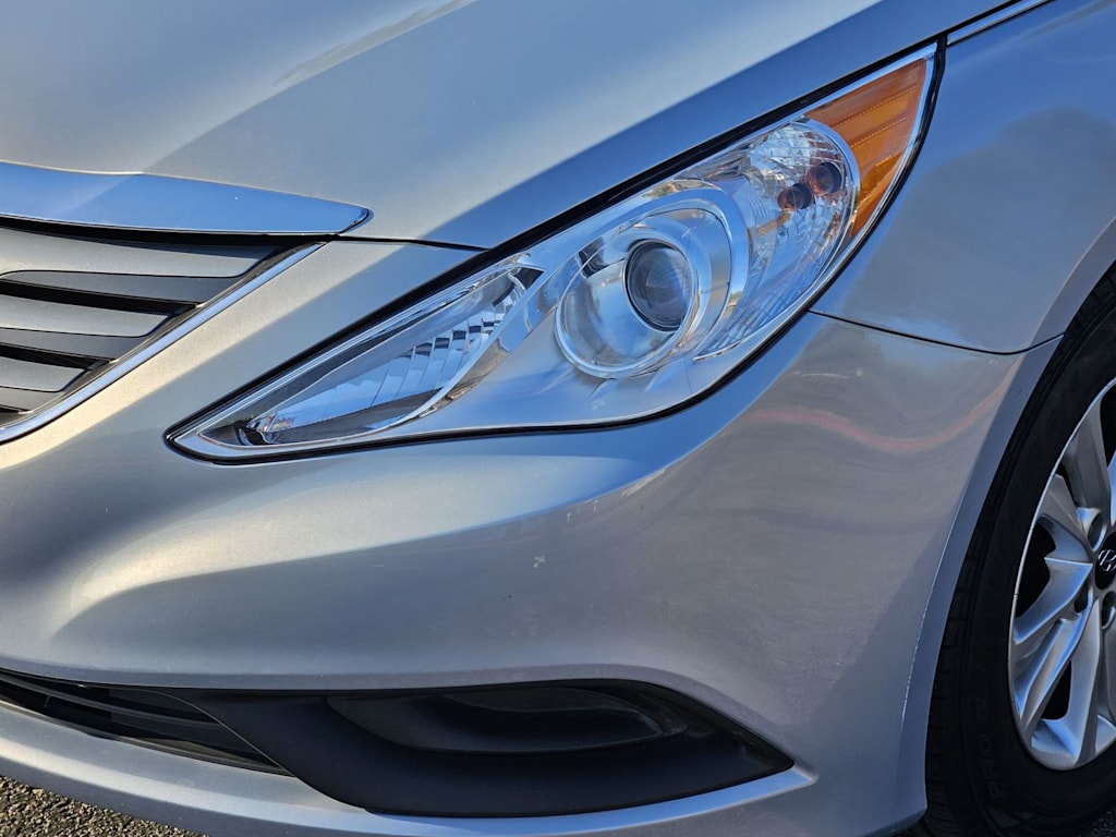 Thumbnail: 2014 Hyundai Sonata - 18