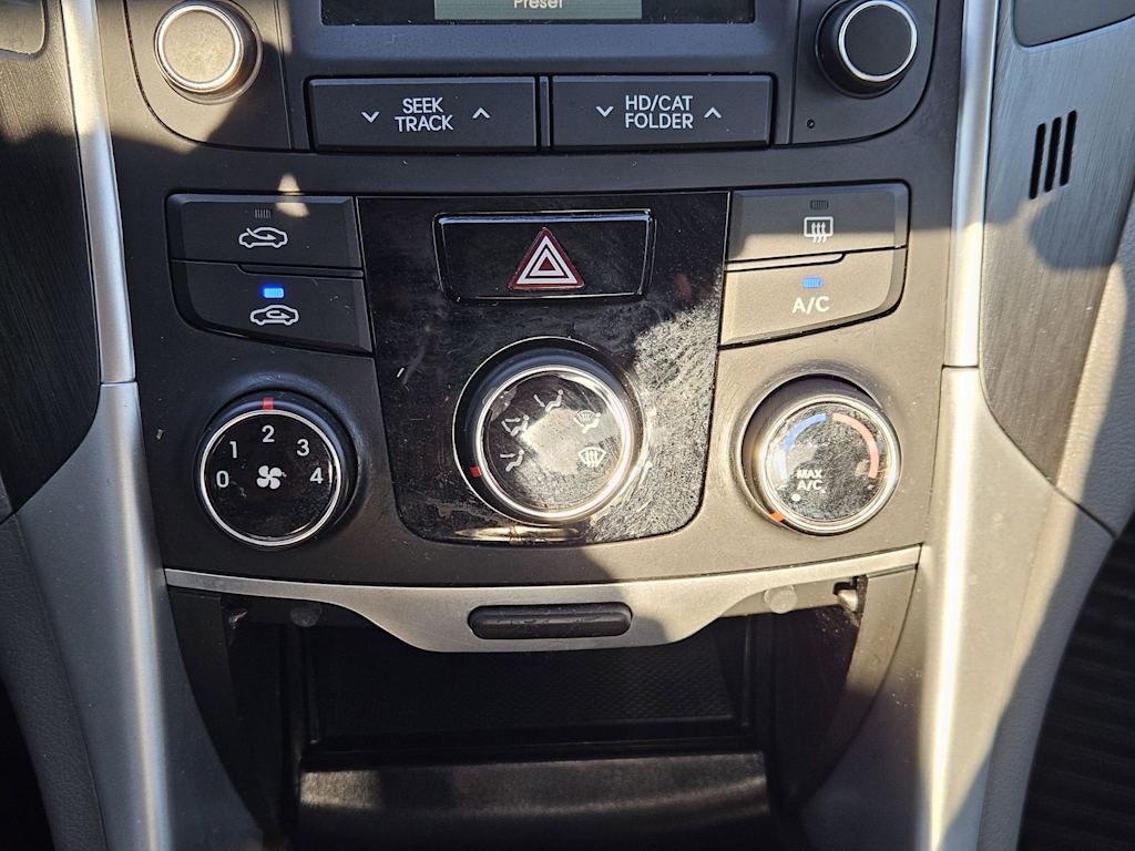 Thumbnail: 2014 Hyundai Sonata - 25