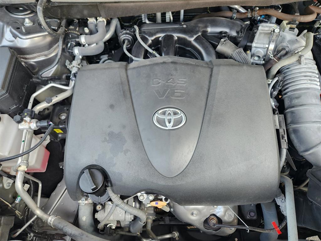 Thumbnail: 2022 Toyota Highlander - 7