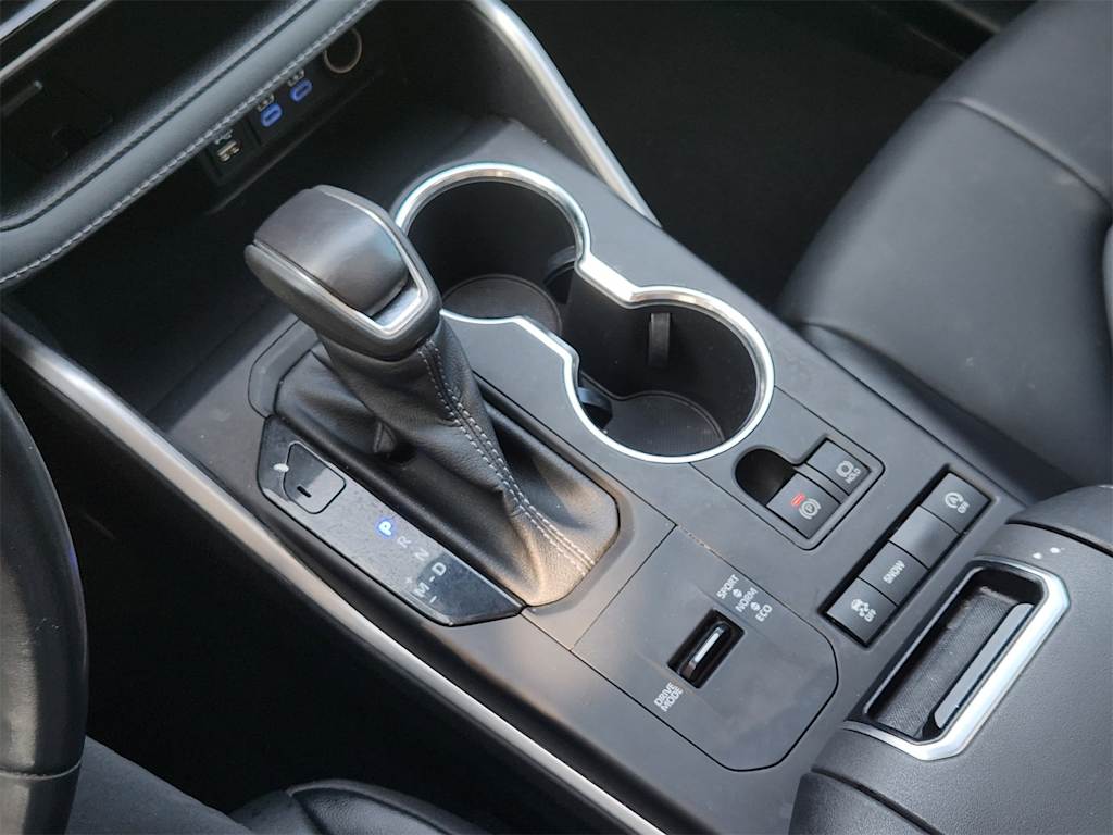 Thumbnail: 2022 Toyota Highlander - 14