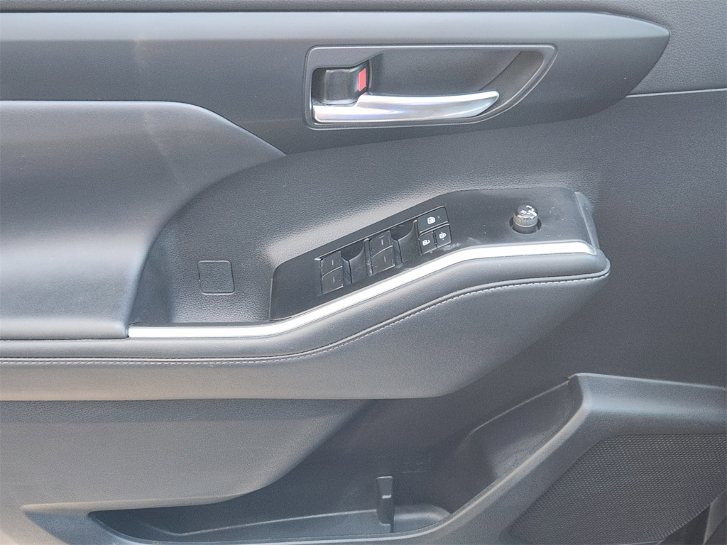 Thumbnail: 2022 Toyota Highlander - 29