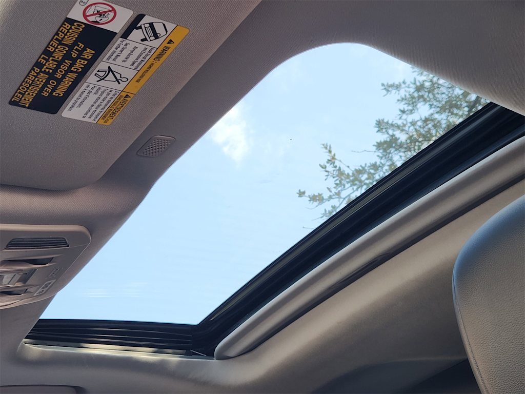 Thumbnail: 2022 Toyota Highlander - 31