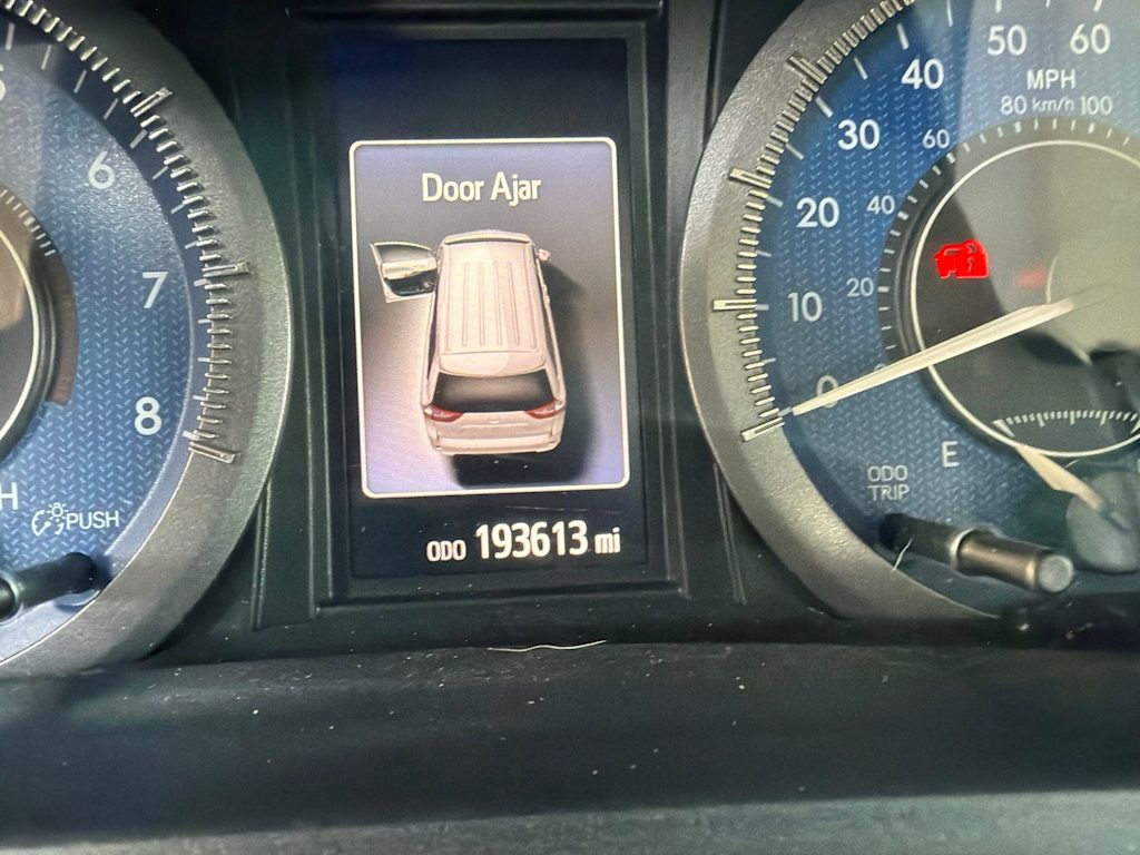 Thumbnail: 2015 Toyota Sienna - 6