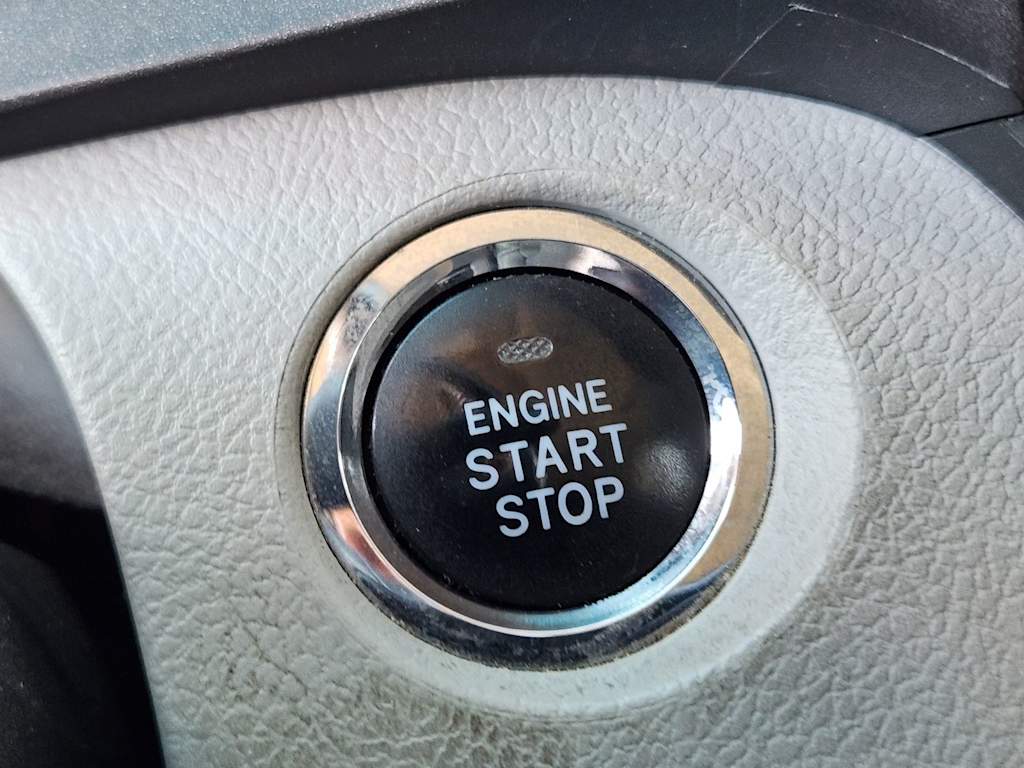 Thumbnail: 2015 Toyota Sienna - 24