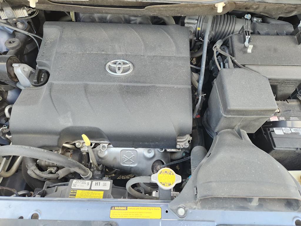 Thumbnail: 2015 Toyota Sienna - 6