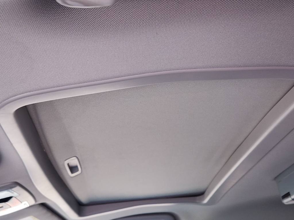 Thumbnail: 2015 Toyota Sienna - 28