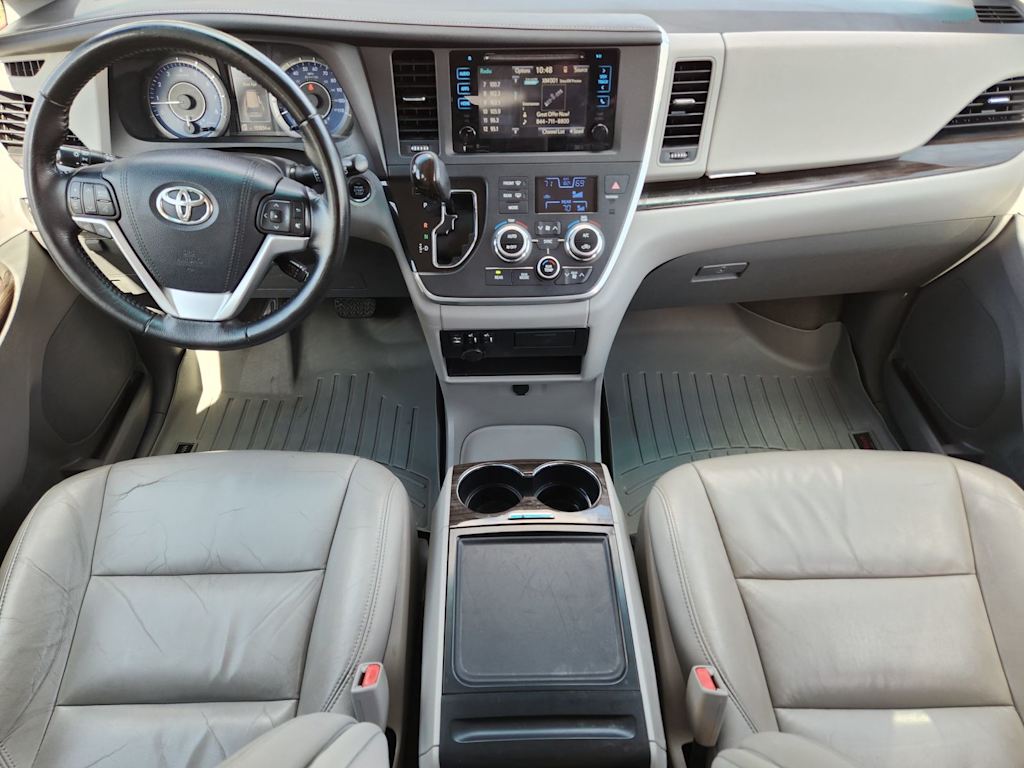 Thumbnail: 2015 Toyota Sienna - 2
