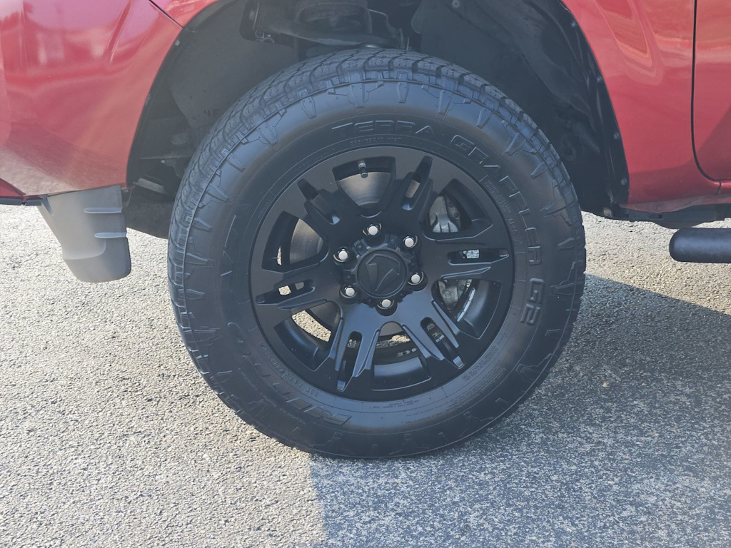 Thumbnail: 2021 Toyota Tacoma - 19