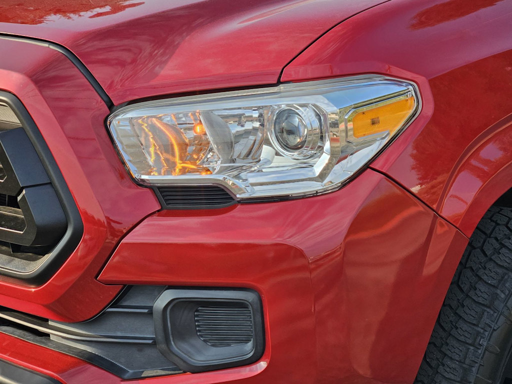 Thumbnail: 2021 Toyota Tacoma - 18