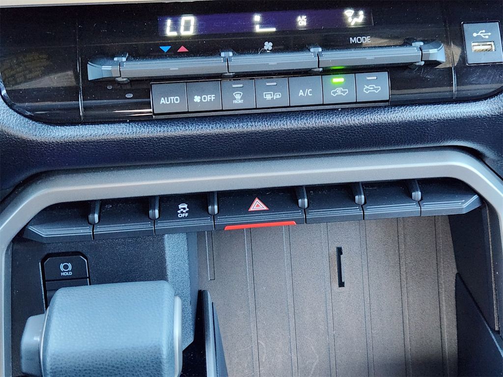 Thumbnail: 2025 Toyota Tundra - 25