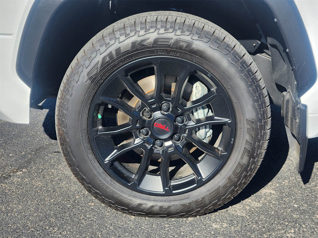 Thumbnail: 2025 Toyota Tundra - 21