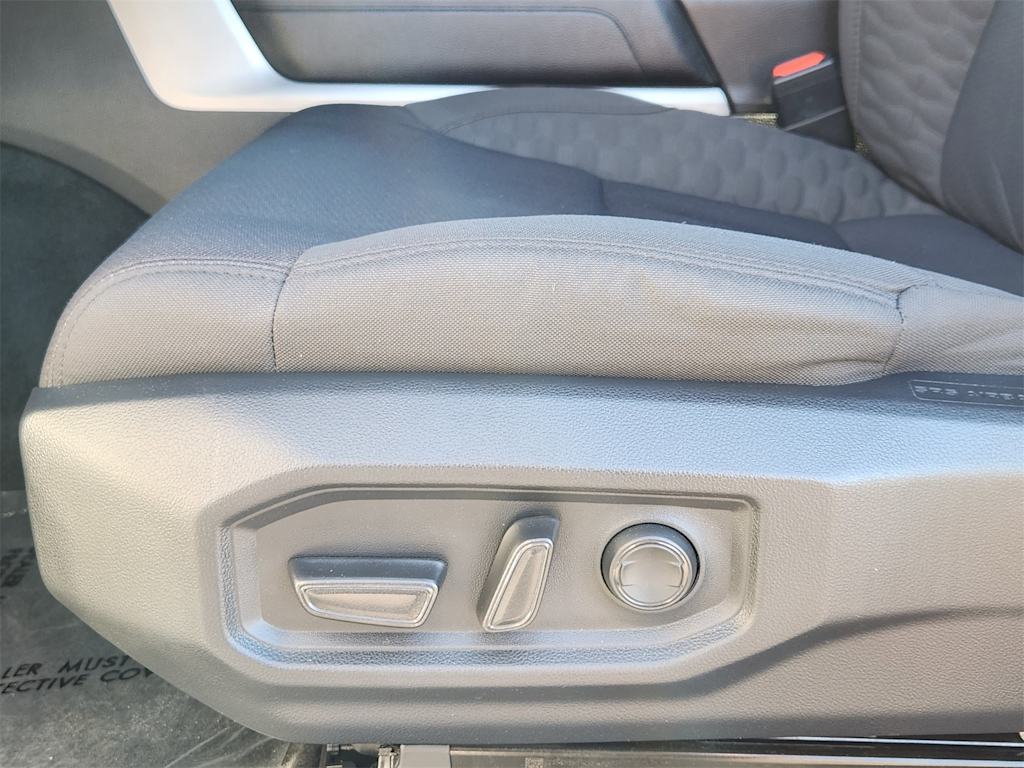 Thumbnail: 2025 Toyota Tundra - 28