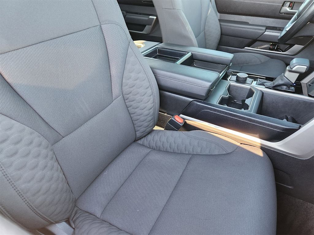 Thumbnail: 2025 Toyota Tundra - 10