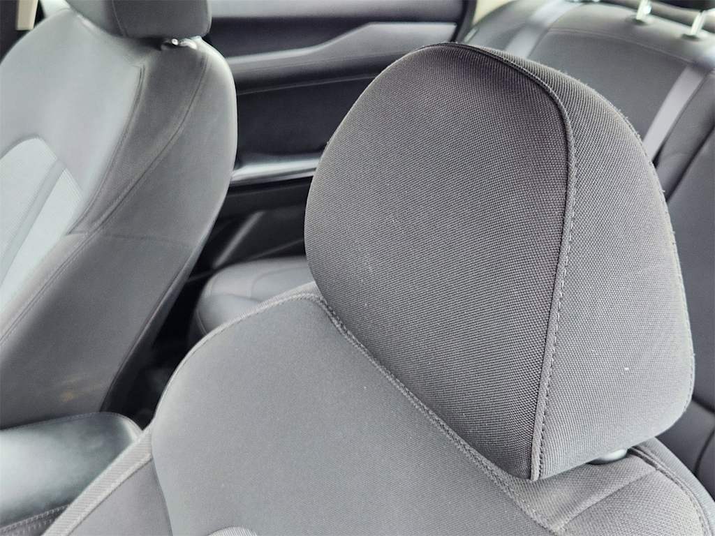 Thumbnail: 2022 Kia K5 - 25