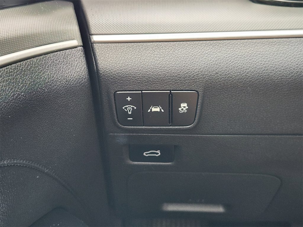 Thumbnail: 2022 Kia K5 - 29