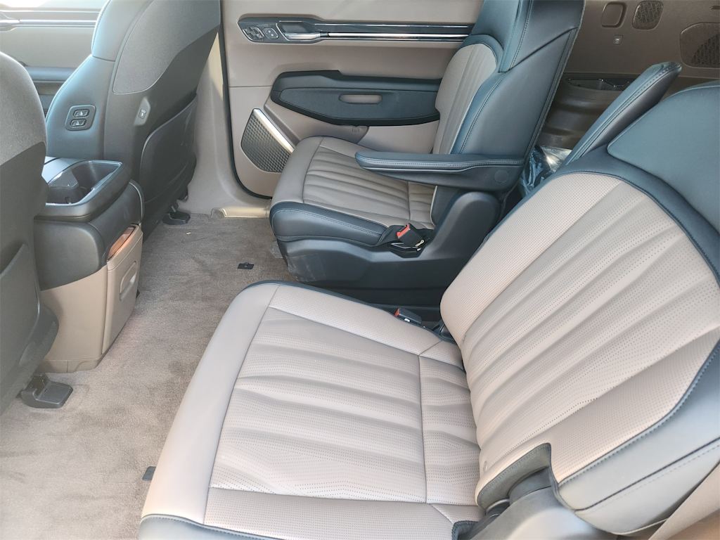 Thumbnail: 2026 Kia EV9 - 11