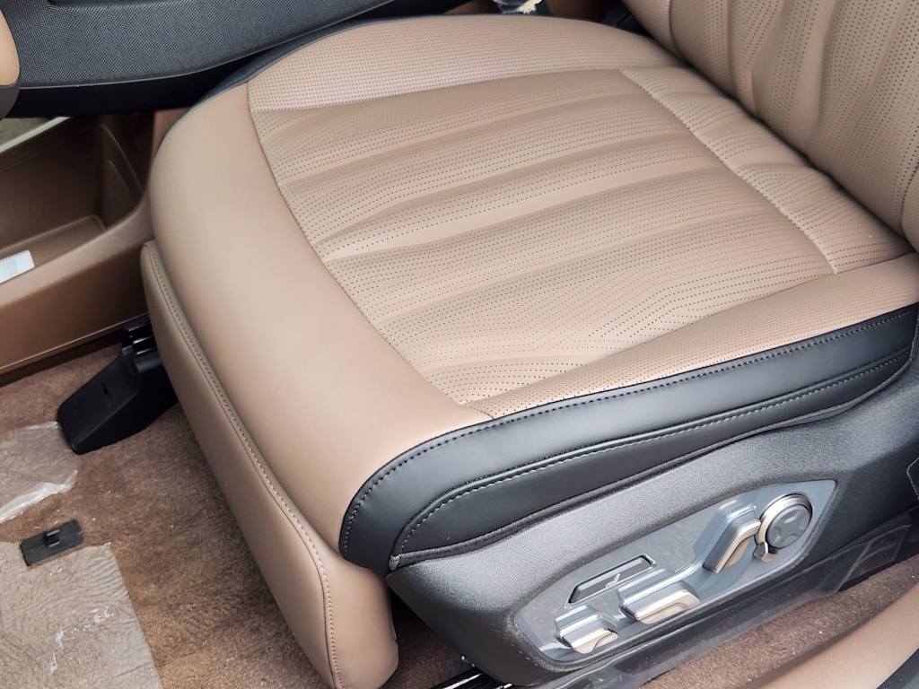 Thumbnail: 2026 Kia EV9 - 25