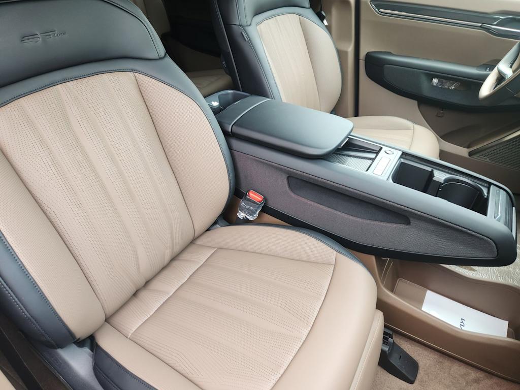 Thumbnail: 2026 Kia EV9 - 8