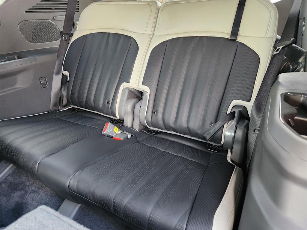 Thumbnail: 2026 Kia EV9 - 32