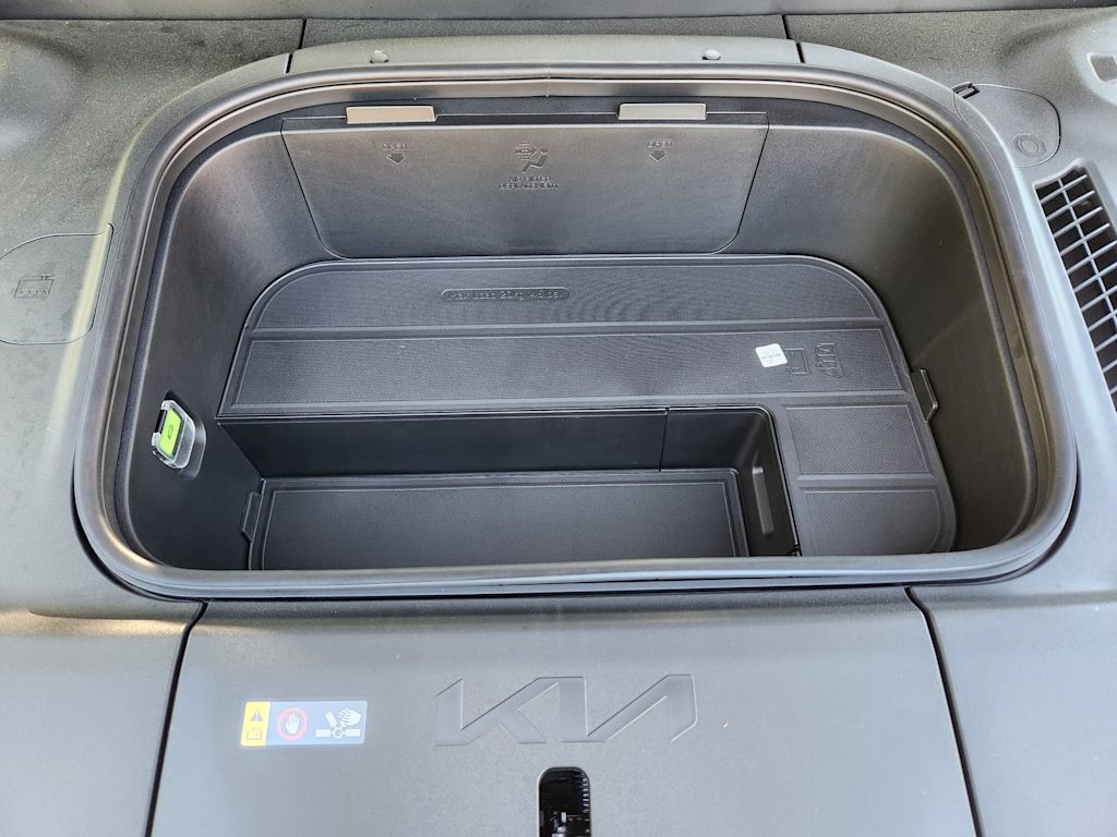 Thumbnail: 2026 Kia EV9 - 28