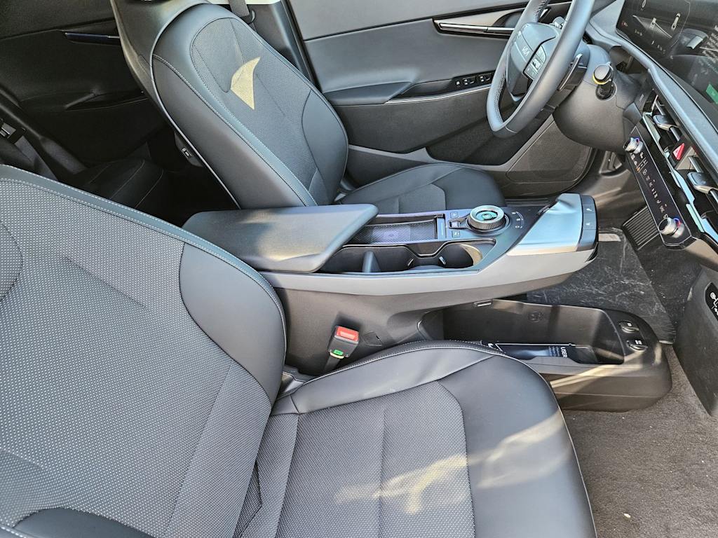 Thumbnail: 2026 Kia EV6 - 18