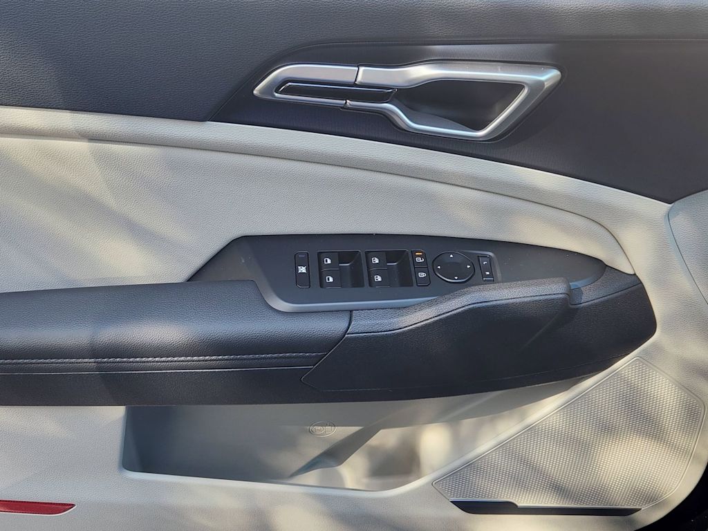 Thumbnail: 2026 Kia Sportage - 24