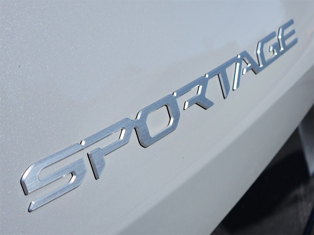 Thumbnail: 2023 Kia Sportage - 5