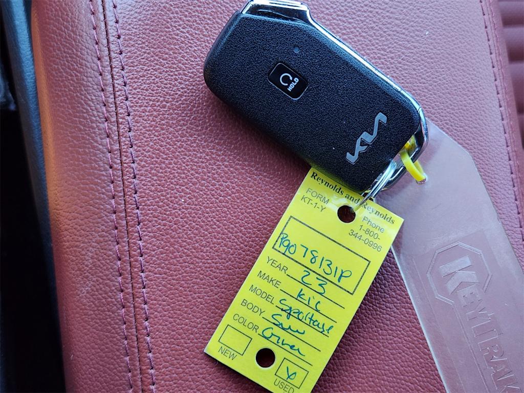 Thumbnail: 2023 Kia Sportage - 17