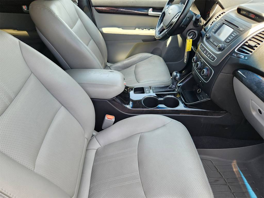 Thumbnail: 2015 Kia Sorento - 10