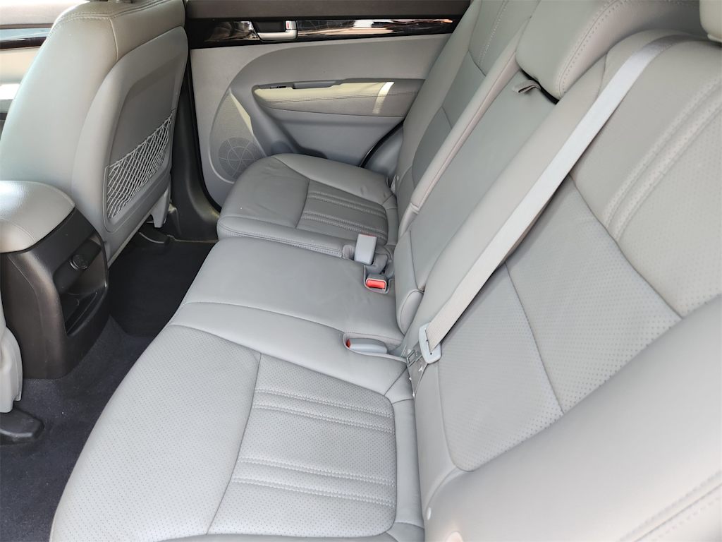 Thumbnail: 2015 Kia Sorento - 11