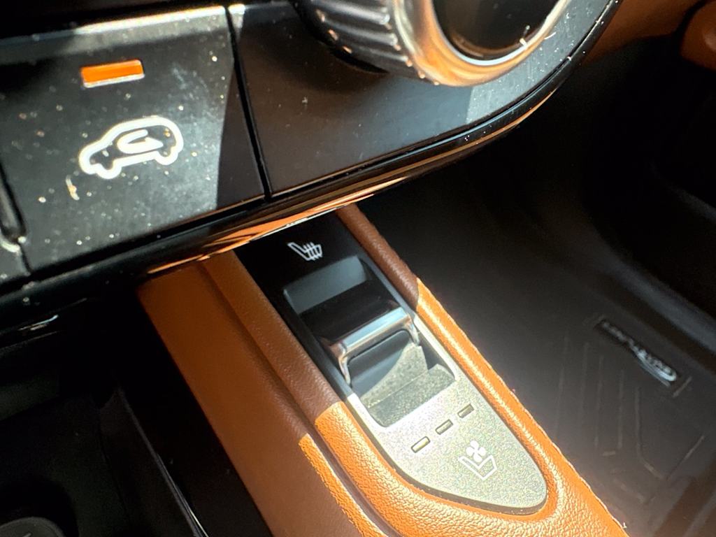 Thumbnail: 2023 Kia Telluride - 14