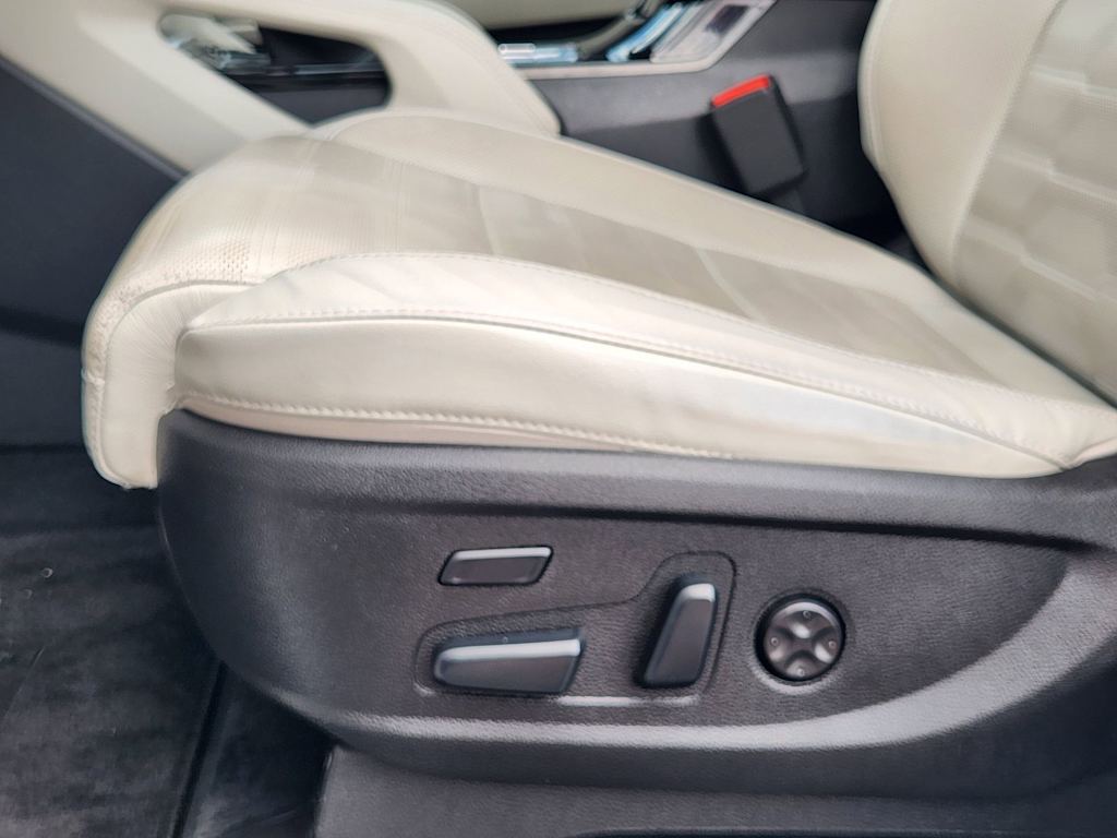 Thumbnail: 2023 Kia Telluride - 30