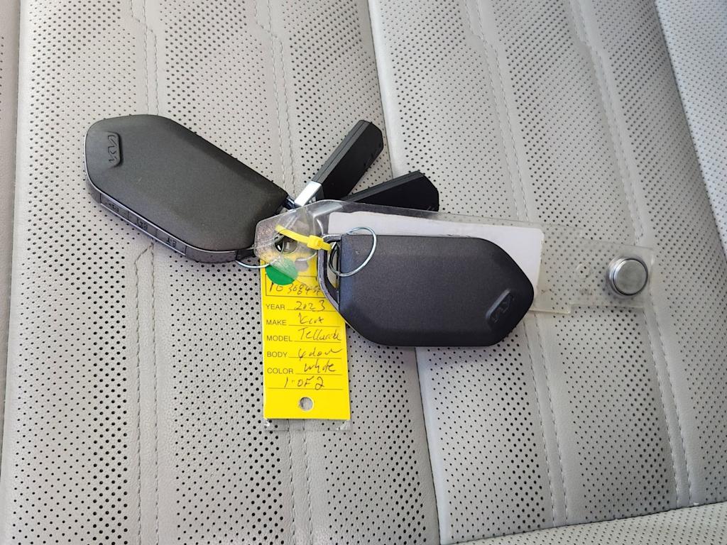 Thumbnail: 2023 Kia Telluride - 17