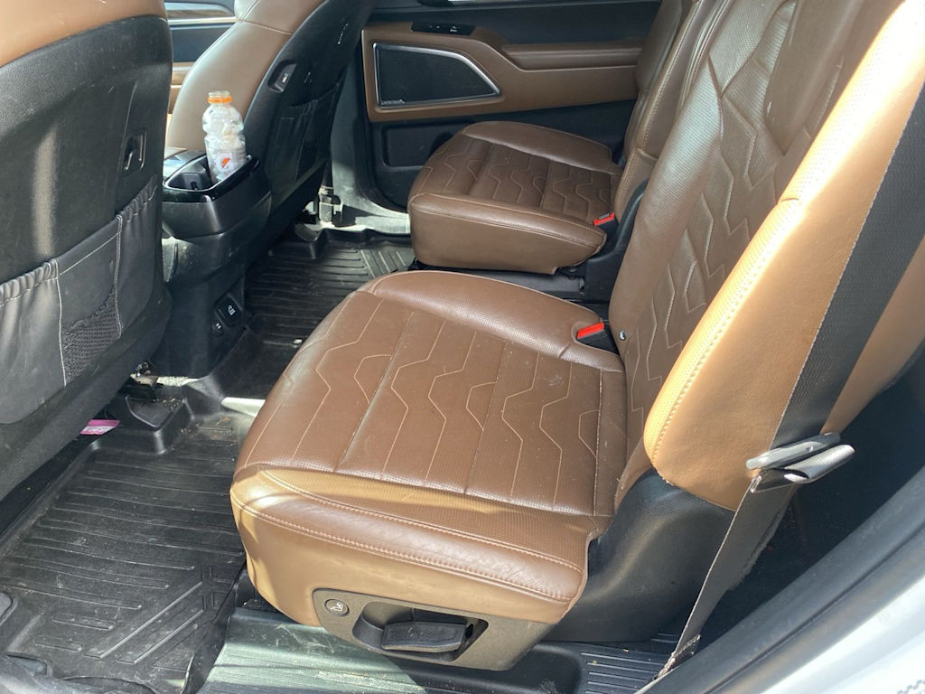 Thumbnail: 2020 Kia Telluride - 16