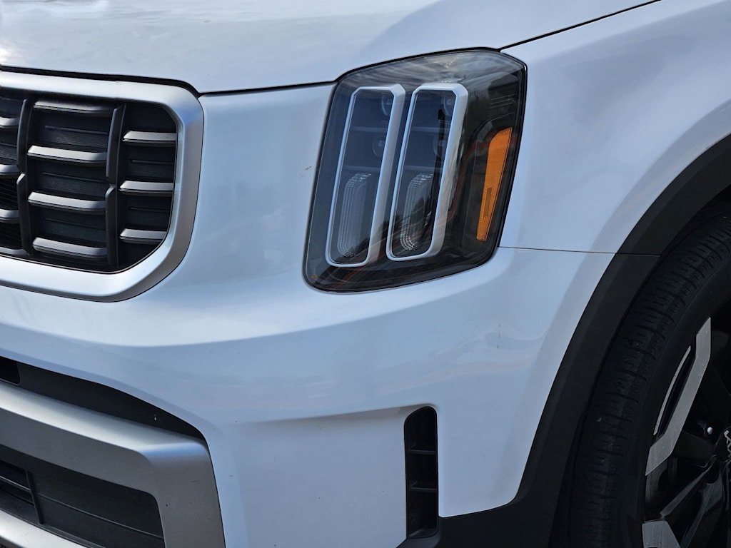 Thumbnail: 2023 Kia Telluride - 18