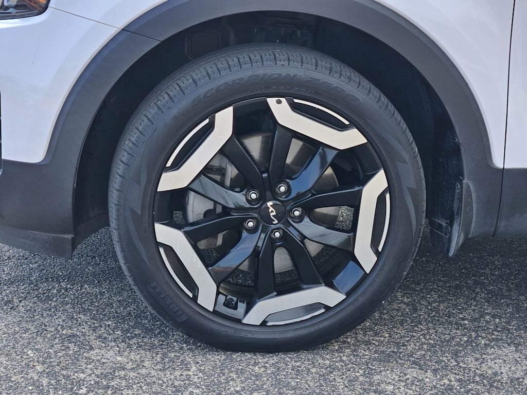 Thumbnail: 2023 Kia Telluride - 19