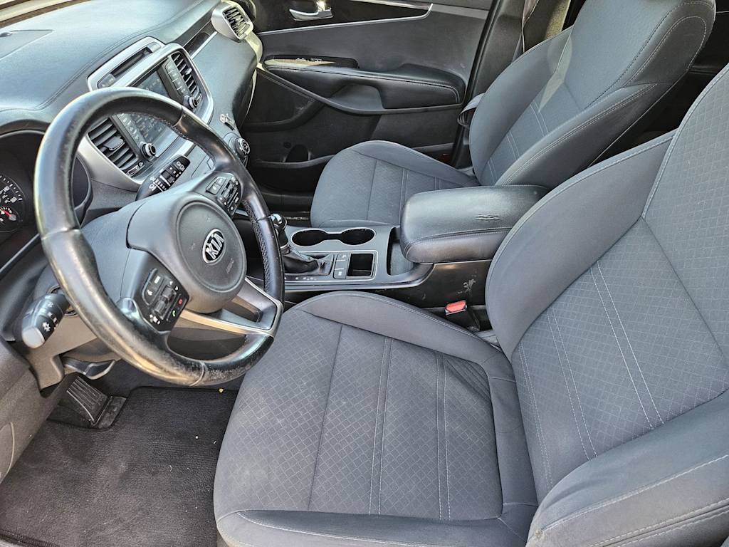 Thumbnail: 2017 Kia Sorento - 9