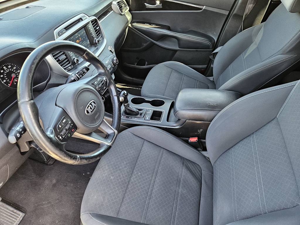 Thumbnail: 2017 Kia Sorento - 8