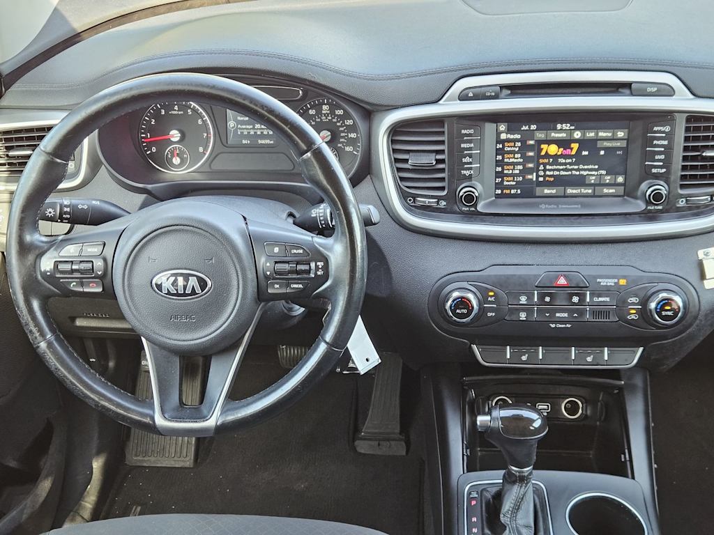 Thumbnail: 2017 Kia Sorento - 7